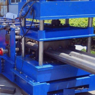 2024 공장 가격 PLC 80mm 롤러 지름 고속도로 경호선 형성 기계
